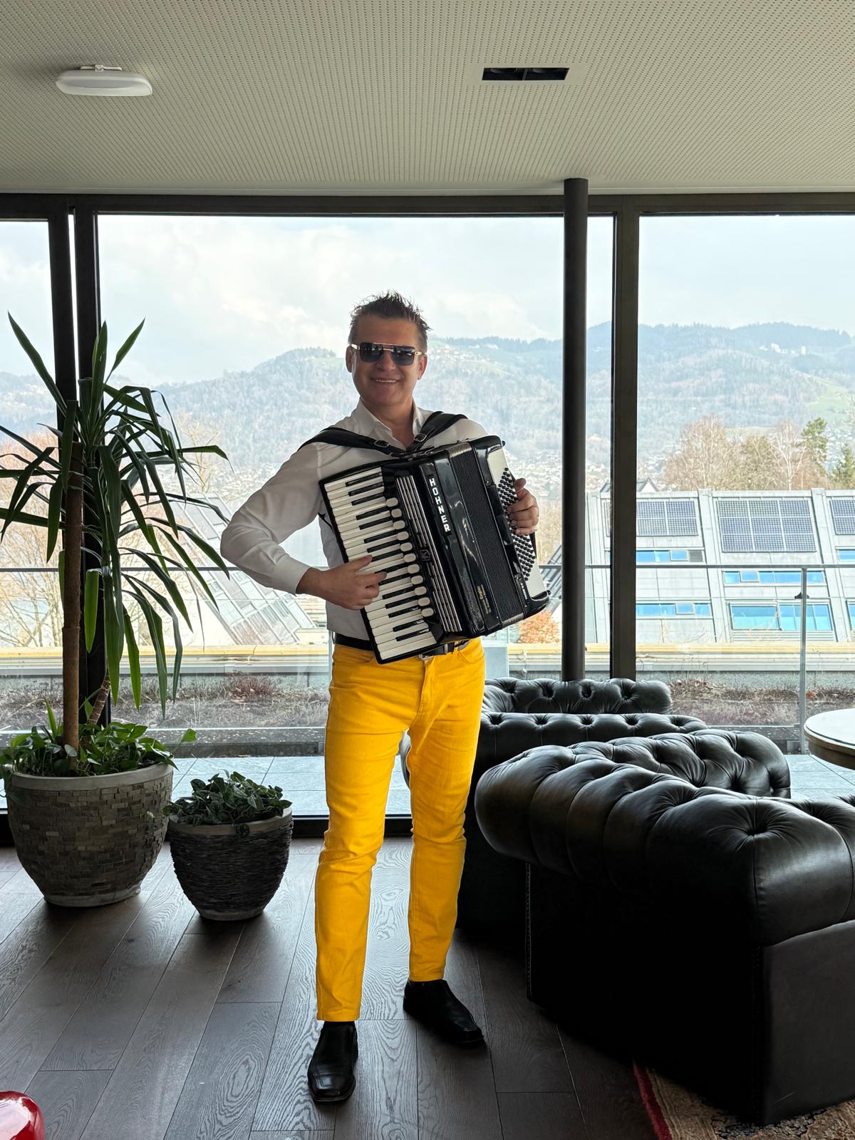 Akkordeonist Schweiz 08